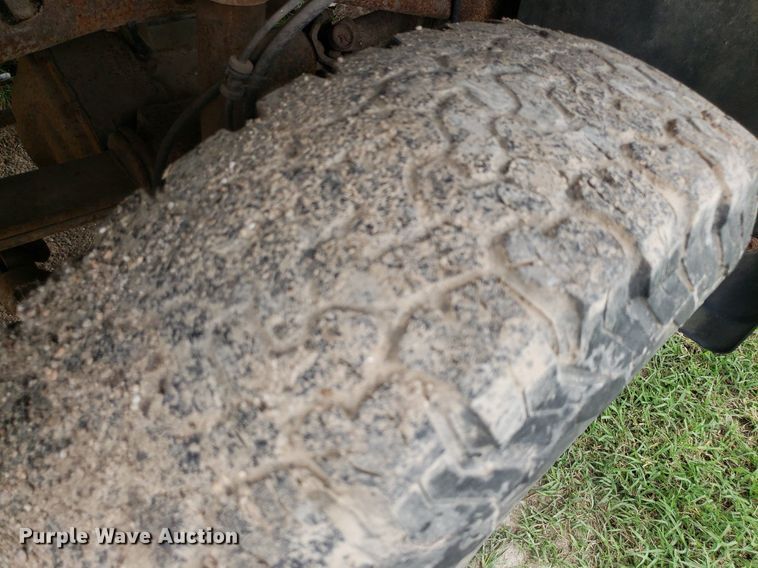 image for item IP9302 2004 Ford F250 Super Duty  SuperCab pickup truck