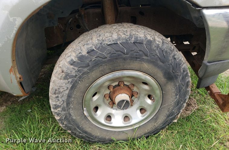 image for item IP9302 2004 Ford F250 Super Duty  SuperCab pickup truck