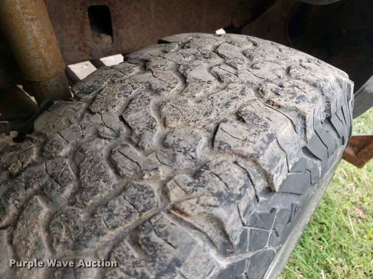 image for item IP9302 2004 Ford F250 Super Duty  SuperCab pickup truck