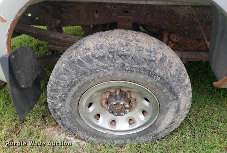 image for item IP9302 2004 Ford F250 Super Duty  SuperCab pickup truck