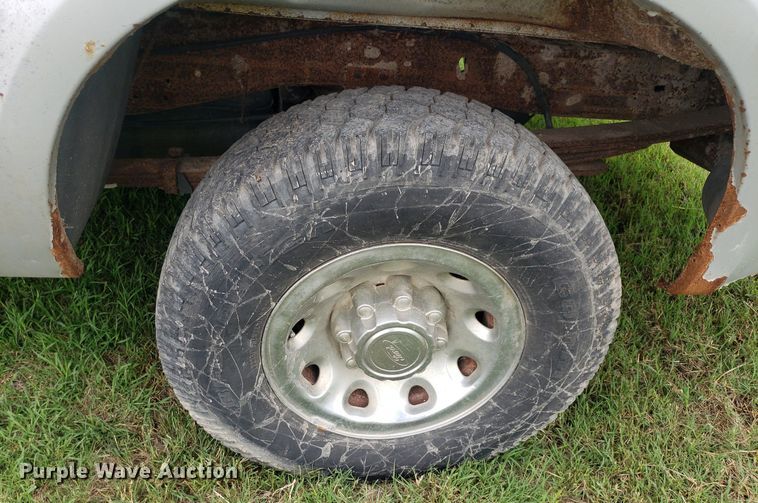 image for item IP9302 2004 Ford F250 Super Duty  SuperCab pickup truck