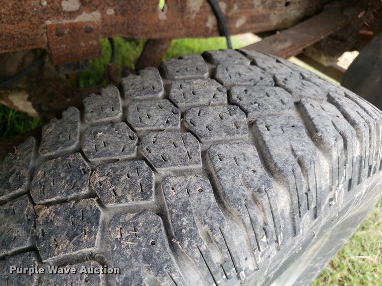 image for item IP9302 2004 Ford F250 Super Duty  SuperCab pickup truck