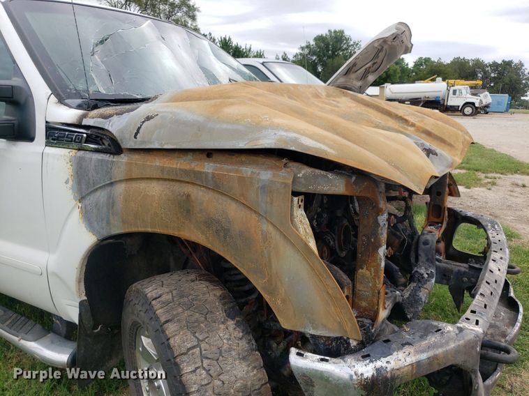 image for item IP9303 2012 Ford F250 Super Duty  Crew Cab pickup truck