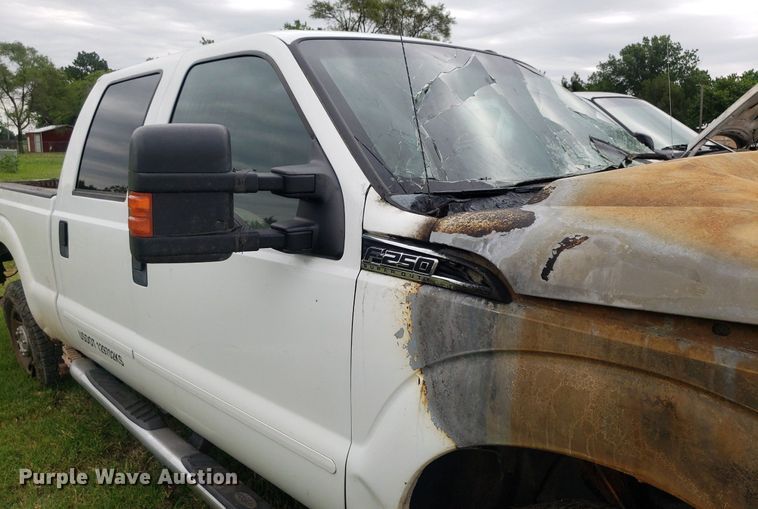 image for item IP9303 2012 Ford F250 Super Duty  Crew Cab pickup truck