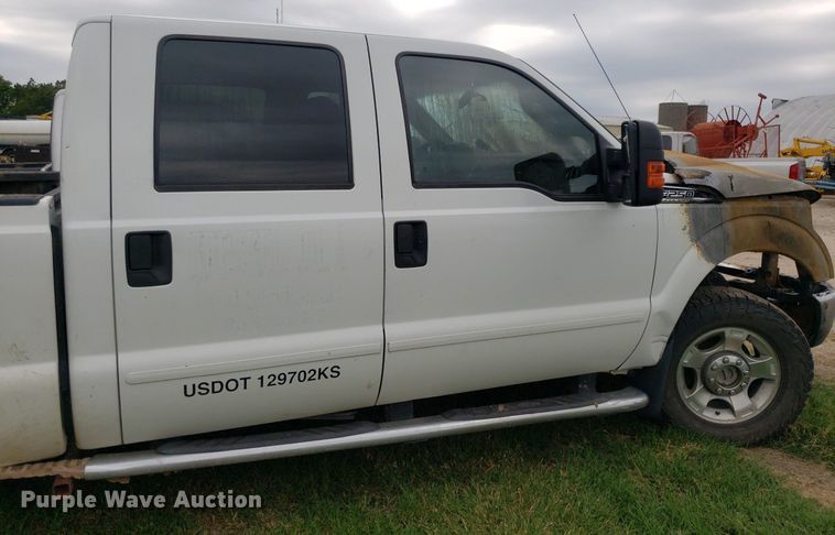 image for item IP9303 2012 Ford F250 Super Duty  Crew Cab pickup truck