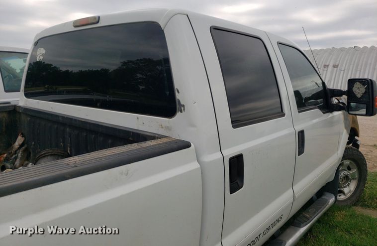 image for item IP9303 2012 Ford F250 Super Duty  Crew Cab pickup truck