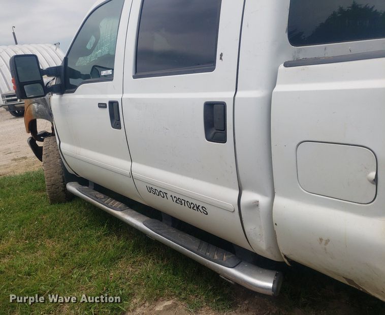 image for item IP9303 2012 Ford F250 Super Duty  Crew Cab pickup truck