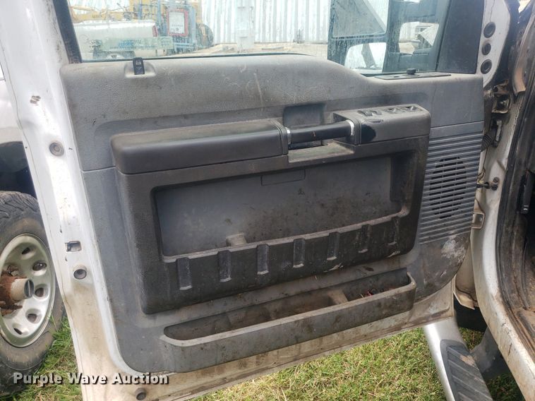 image for item IP9303 2012 Ford F250 Super Duty  Crew Cab pickup truck