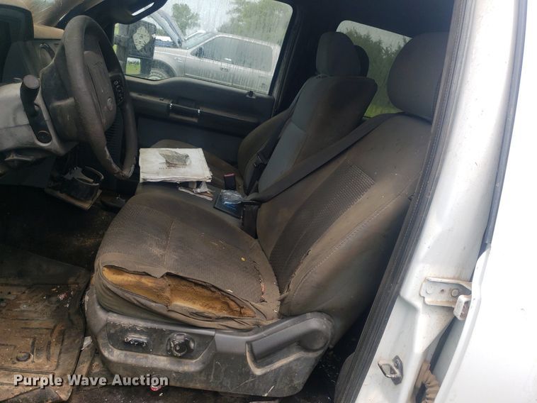 image for item IP9303 2012 Ford F250 Super Duty  Crew Cab pickup truck