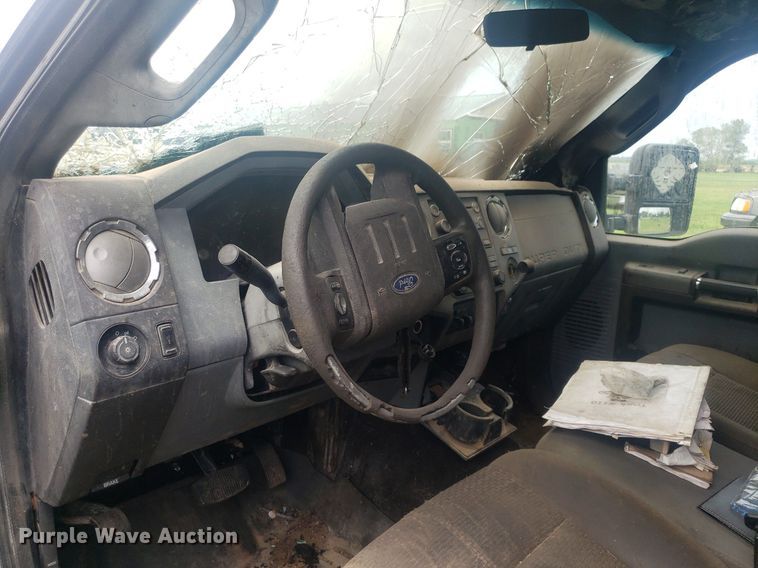 image for item IP9303 2012 Ford F250 Super Duty  Crew Cab pickup truck