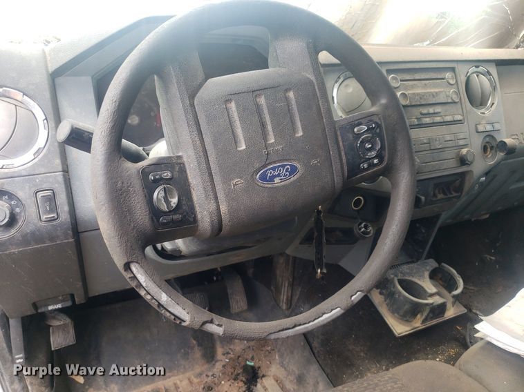 image for item IP9303 2012 Ford F250 Super Duty  Crew Cab pickup truck