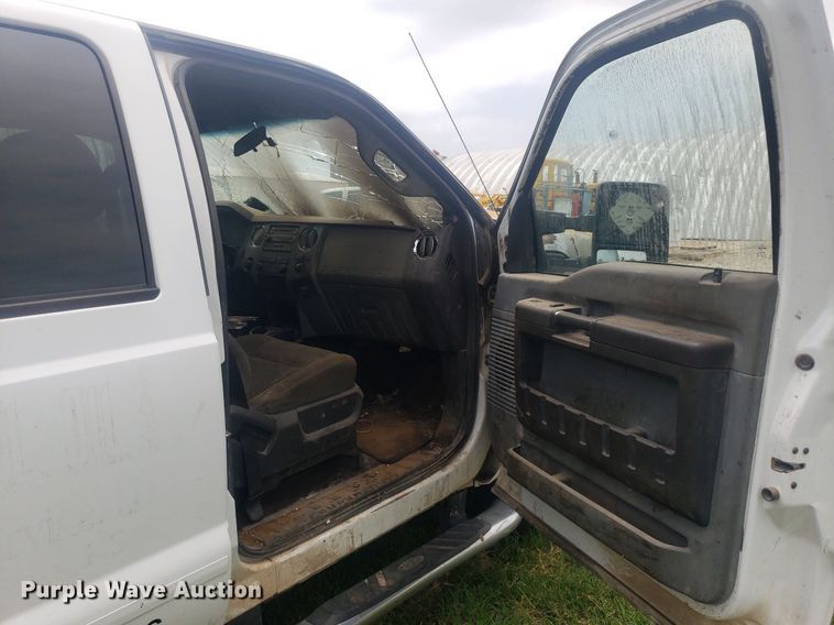 image for item IP9303 2012 Ford F250 Super Duty  Crew Cab pickup truck