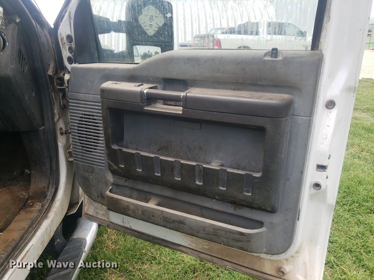 image for item IP9303 2012 Ford F250 Super Duty  Crew Cab pickup truck