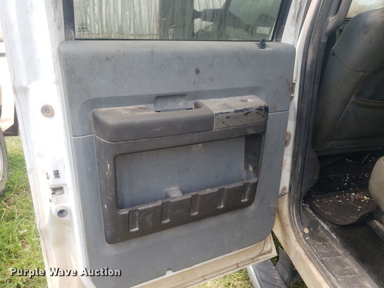 image for item IP9303 2012 Ford F250 Super Duty  Crew Cab pickup truck