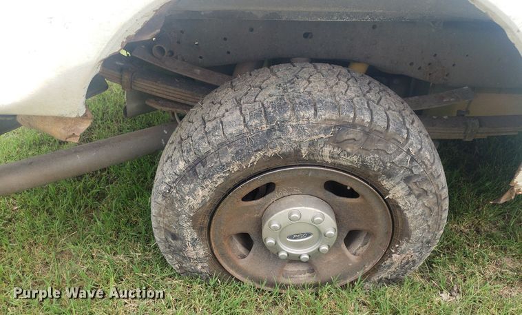 image for item IP9303 2012 Ford F250 Super Duty  Crew Cab pickup truck