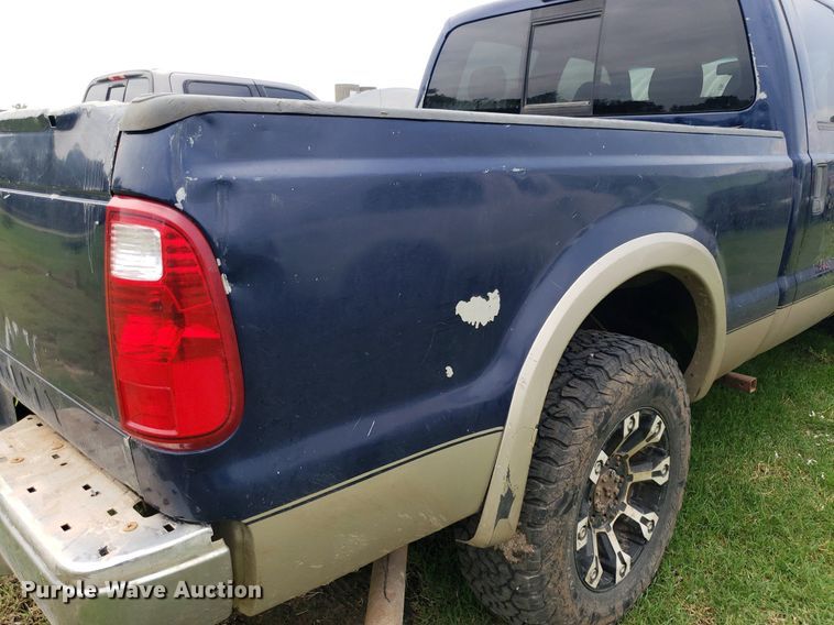 image for item IP9306 2008 Ford F250 Super Duty  Crew Cab pickup truck