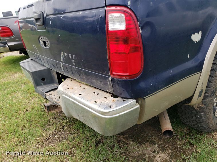 image for item IP9306 2008 Ford F250 Super Duty  Crew Cab pickup truck