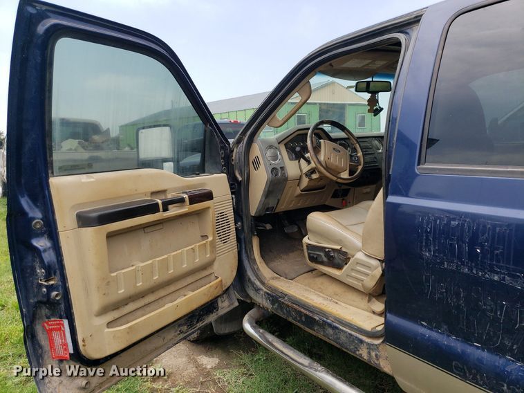 image for item IP9306 2008 Ford F250 Super Duty  Crew Cab pickup truck