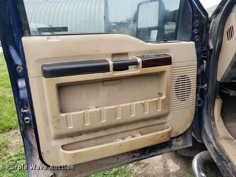 image for item IP9306 2008 Ford F250 Super Duty  Crew Cab pickup truck