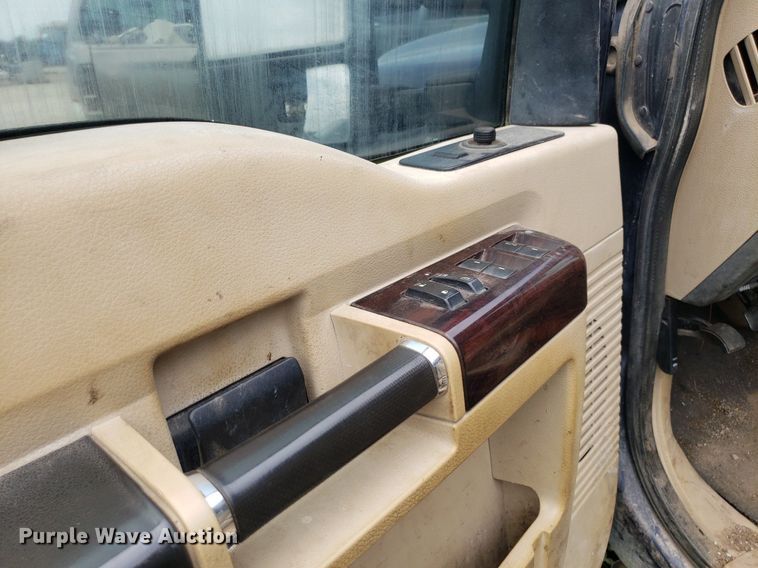 image for item IP9306 2008 Ford F250 Super Duty  Crew Cab pickup truck