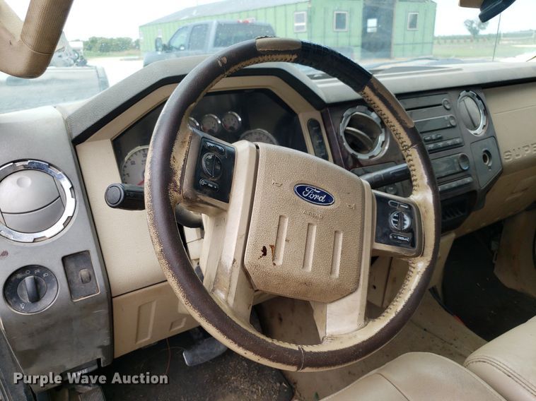 image for item IP9306 2008 Ford F250 Super Duty  Crew Cab pickup truck