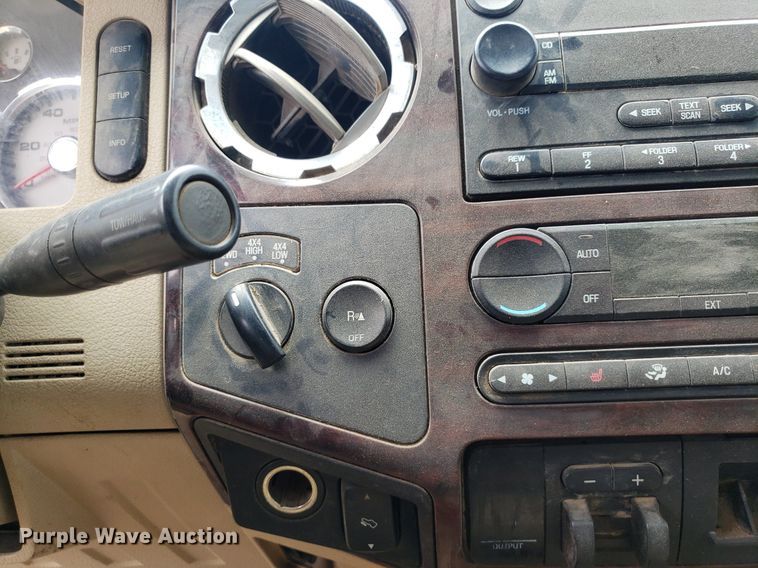 image for item IP9306 2008 Ford F250 Super Duty  Crew Cab pickup truck