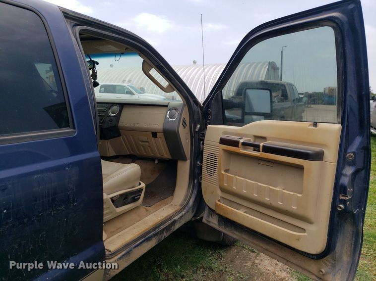 image for item IP9306 2008 Ford F250 Super Duty  Crew Cab pickup truck