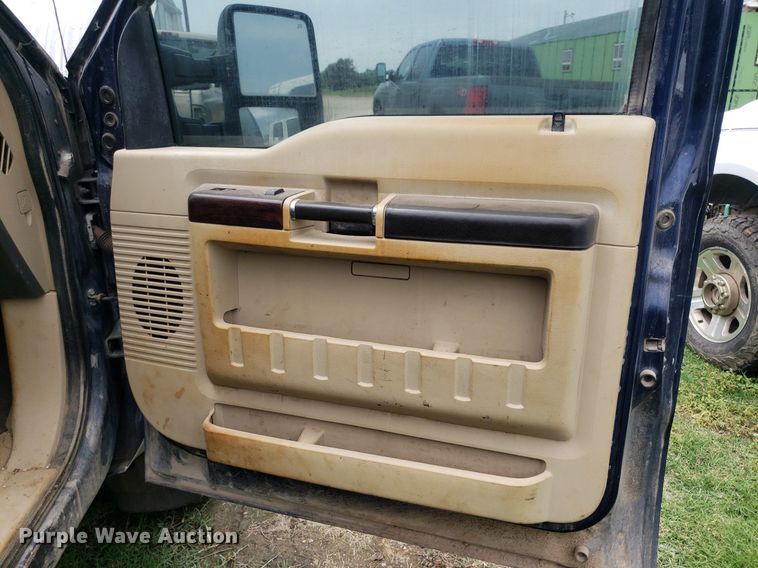 image for item IP9306 2008 Ford F250 Super Duty  Crew Cab pickup truck