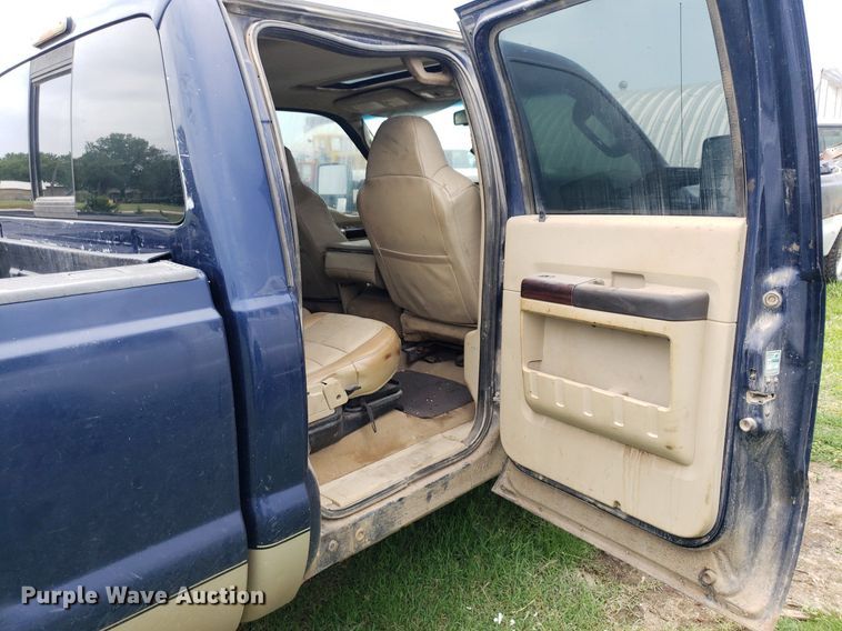 image for item IP9306 2008 Ford F250 Super Duty  Crew Cab pickup truck