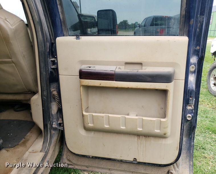 image for item IP9306 2008 Ford F250 Super Duty  Crew Cab pickup truck