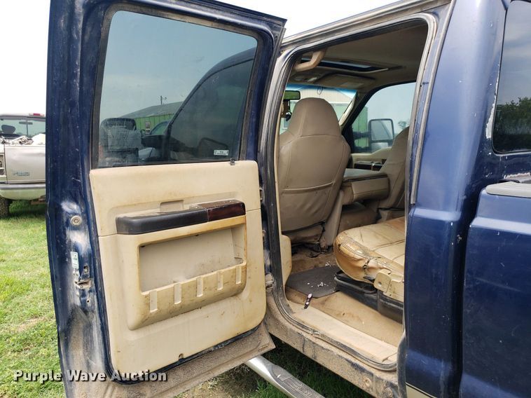 image for item IP9306 2008 Ford F250 Super Duty  Crew Cab pickup truck