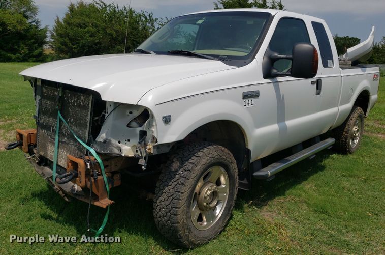 image for item IP9307 2005 Ford  F350 Super Duty  SuperCab pickup truck