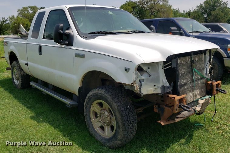 image for item IP9307 2005 Ford  F350 Super Duty  SuperCab pickup truck