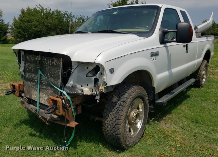 image for item IP9307 2005 Ford  F350 Super Duty  SuperCab pickup truck