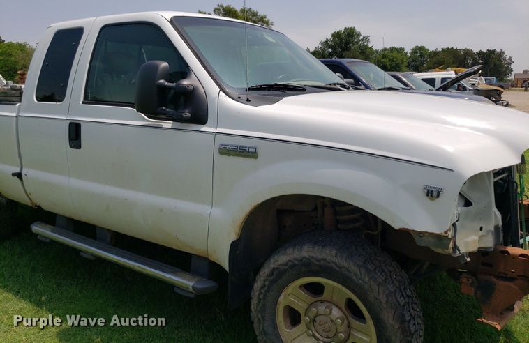 image for item IP9307 2005 Ford  F350 Super Duty  SuperCab pickup truck