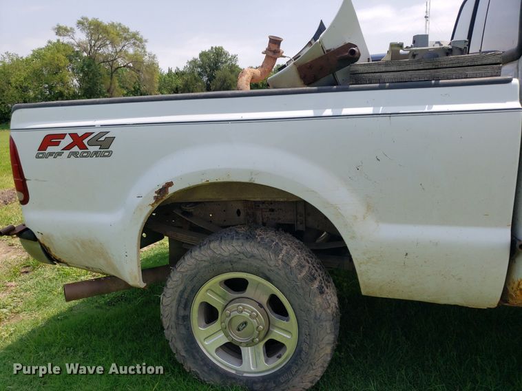 image for item IP9307 2005 Ford  F350 Super Duty  SuperCab pickup truck