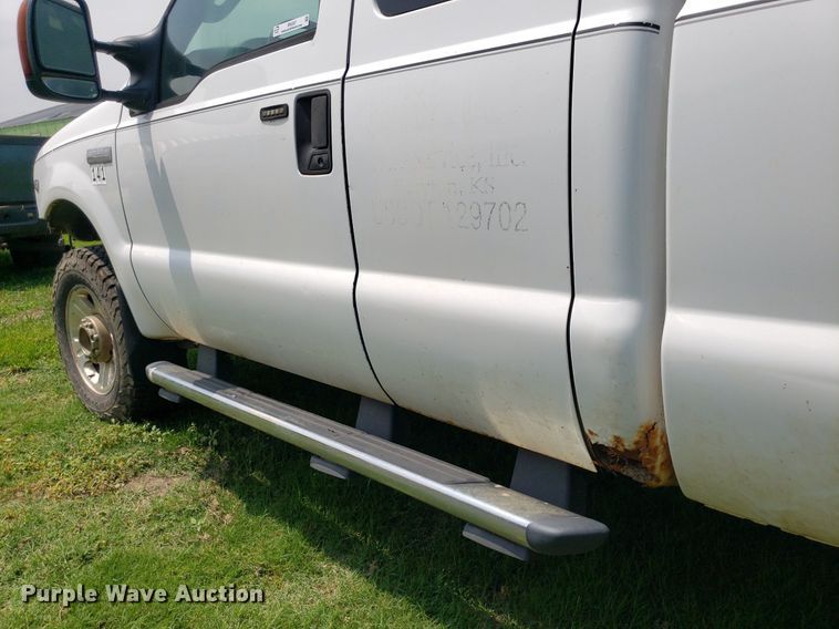 image for item IP9307 2005 Ford  F350 Super Duty  SuperCab pickup truck