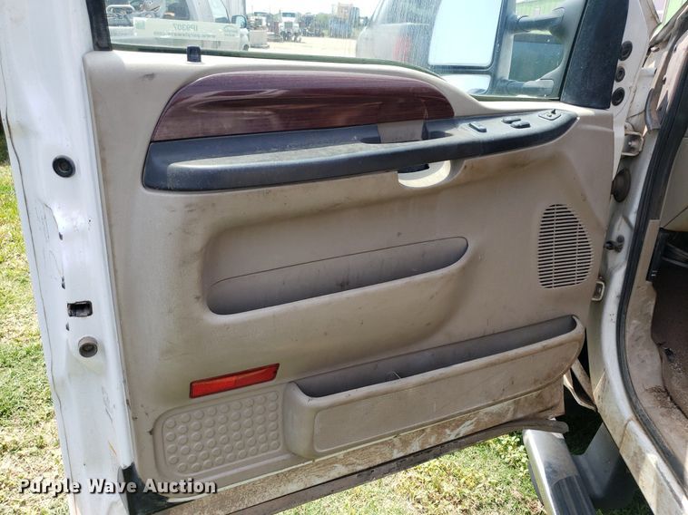 image for item IP9307 2005 Ford  F350 Super Duty  SuperCab pickup truck