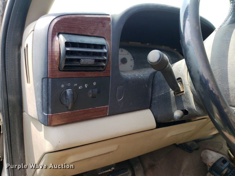 image for item IP9307 2005 Ford  F350 Super Duty  SuperCab pickup truck