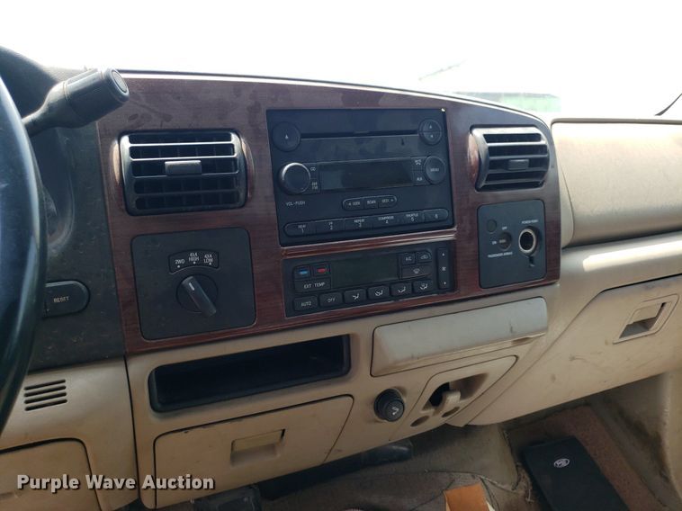 image for item IP9307 2005 Ford  F350 Super Duty  SuperCab pickup truck