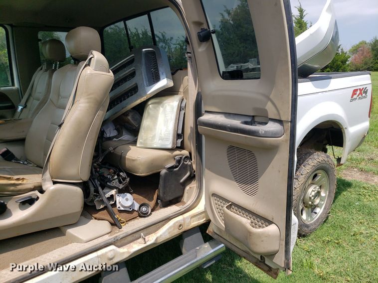 image for item IP9307 2005 Ford  F350 Super Duty  SuperCab pickup truck