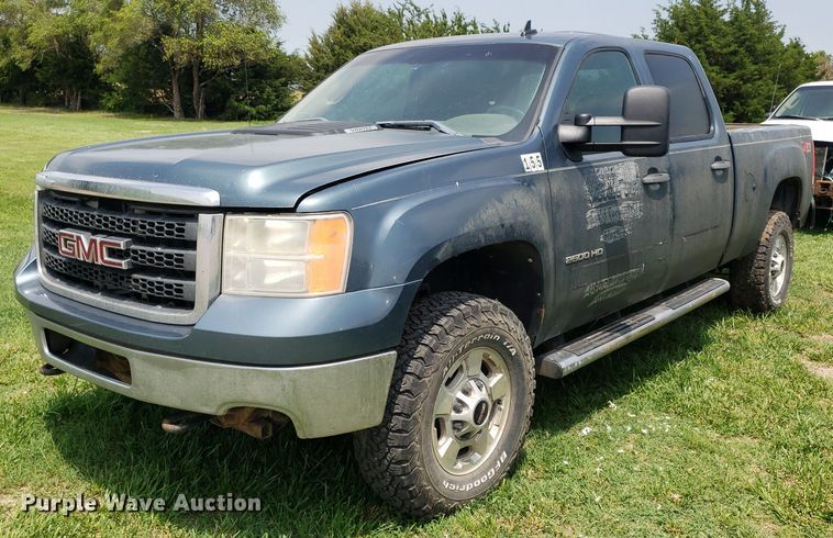 image for item IP9308 2012 GMC 2500HD  Crew Cab pickup truck