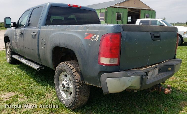 image for item IP9308 2012 GMC 2500HD  Crew Cab pickup truck