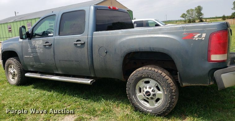 image for item IP9308 2012 GMC 2500HD  Crew Cab pickup truck