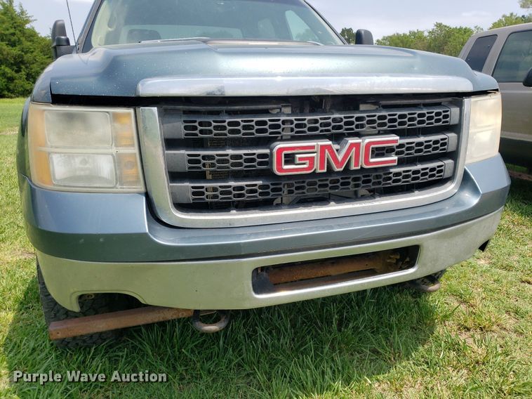 image for item IP9308 2012 GMC 2500HD  Crew Cab pickup truck