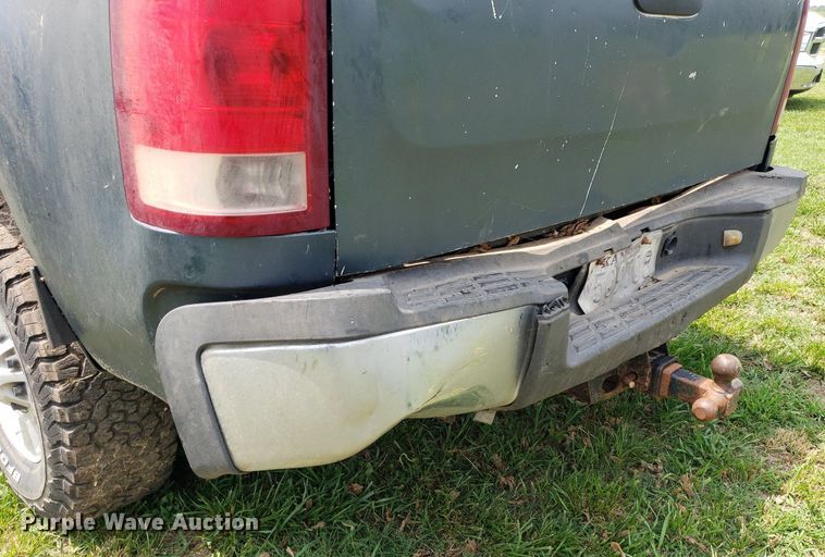 image for item IP9308 2012 GMC 2500HD  Crew Cab pickup truck