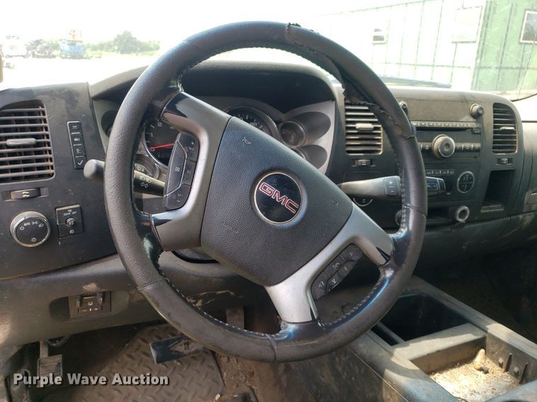 image for item IP9308 2012 GMC 2500HD  Crew Cab pickup truck