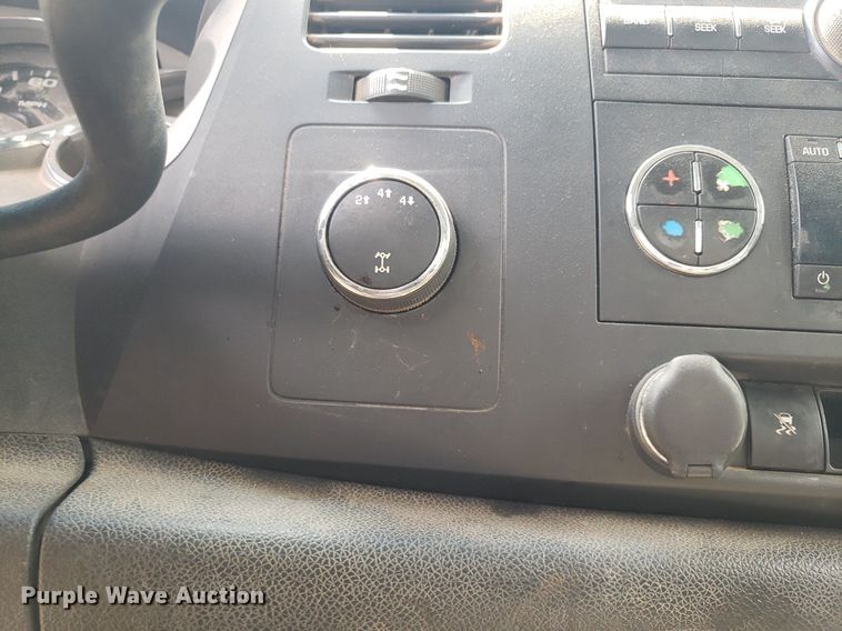 image for item IP9308 2012 GMC 2500HD  Crew Cab pickup truck