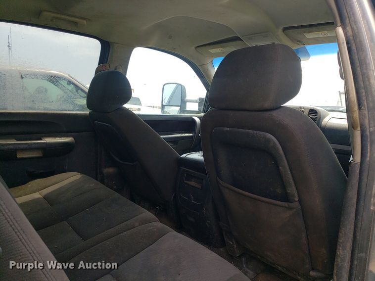 image for item IP9308 2012 GMC 2500HD  Crew Cab pickup truck