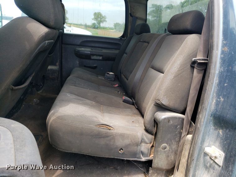 image for item IP9308 2012 GMC 2500HD  Crew Cab pickup truck